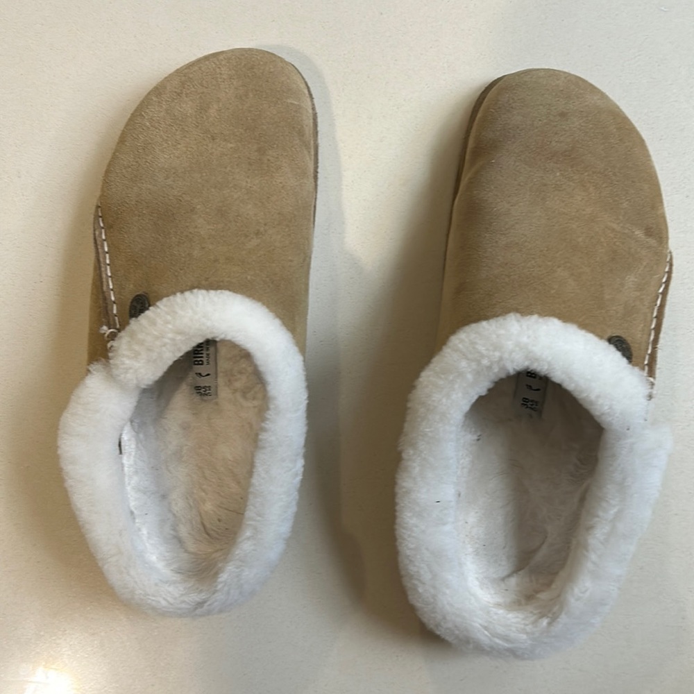 Gently used, worn only indoors, Birkenstock slippers.  Size 38 women’s